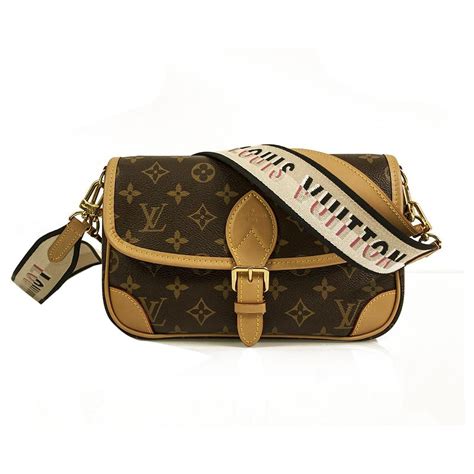 louis vuitton over shoulder bag|louis vuitton detachable shoulder bags.